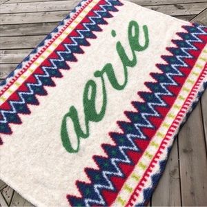 Aerie Cozy Limited Edition Sherpa Blanket